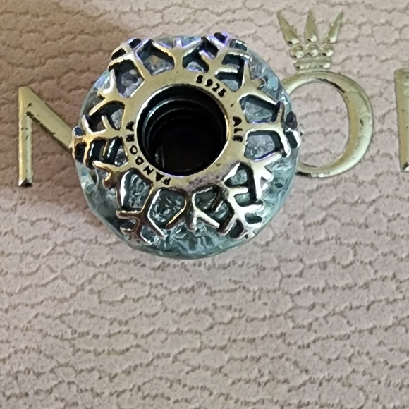 Pandora Winter Blue Snowflake Murano Charm - Picture 4 of 9